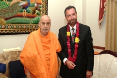 Pramukh Swami Maharaj with Rabbi Rosen - June 2007